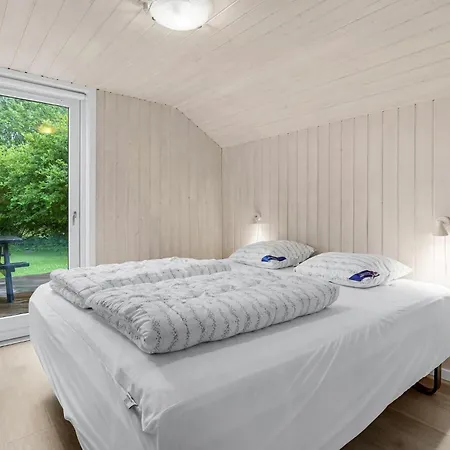 5 Bedroom Pet Friendly In Vaeggerlose 度假居 Bøtø By
